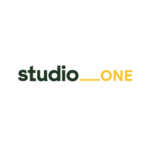 Modernes Studio One Logo in Dunkelgrün und Gold auf hellem Hintergrund